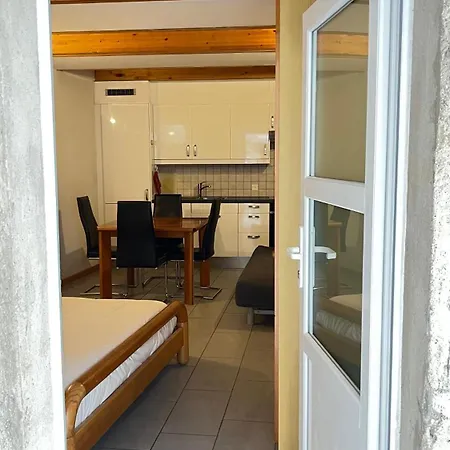 Quiet Flat In Nature In شقة لوغانو
